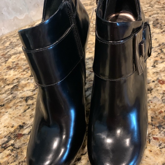 Vince Camuto Yonker Bootie Zip Buckle Design 6 1/2 - Picture 2 of 8
